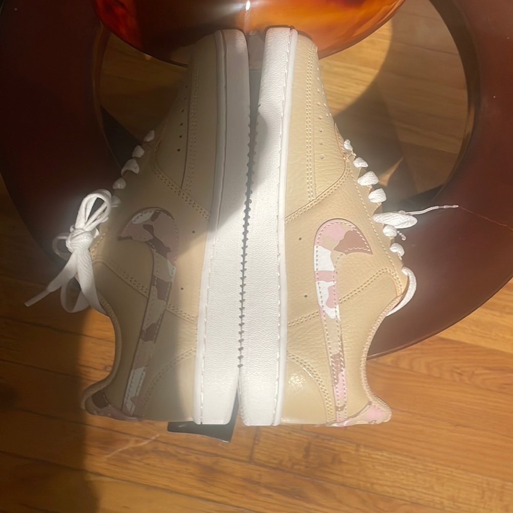 Nike  camelflodge ladies sneakers